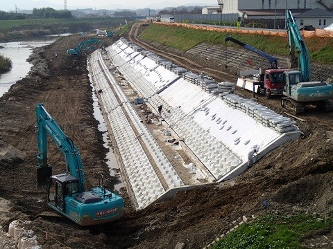 窪田地区 低水護岸他工事