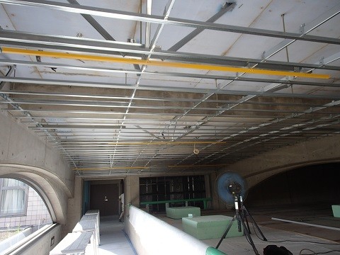 奈良大学講堂・図書館吊天井及び非構造部材落下防止工事