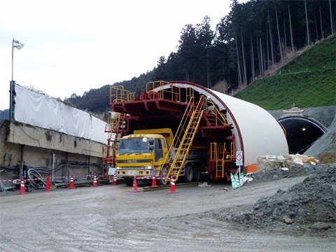 一般国道369号道路改築工事（仮称栂坂第1トンネル） 明かり工事