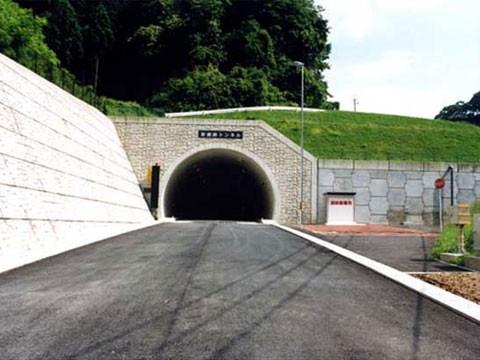 奈良県 新鹿路トンネル工事