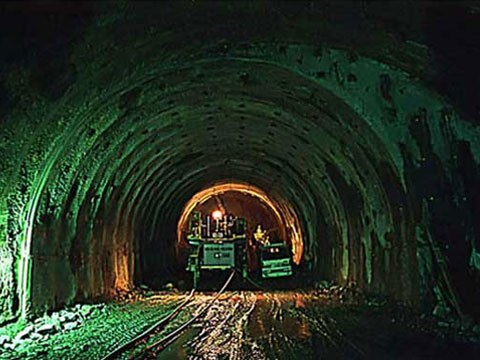 ふるさと農道緊急整備事業 針道宮奥地区 トンネル工事（仮称八井内トンネル）