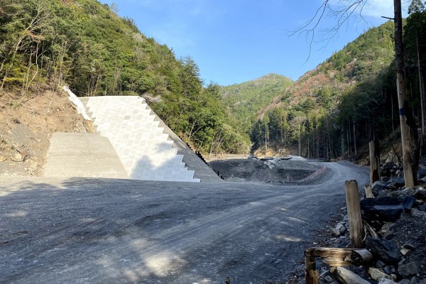 栗平川２号砂防堰堤工事