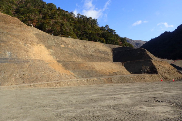 栗平川崩壊地除石他工事