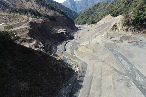 栗平川崩壊地除石他工事