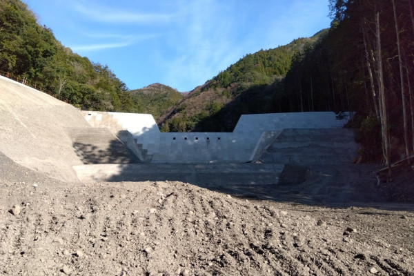 栗平川2号砂防堰堤垂直壁他工事