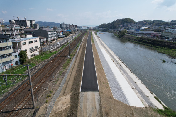 大和川立野南地区堤防整備他工事